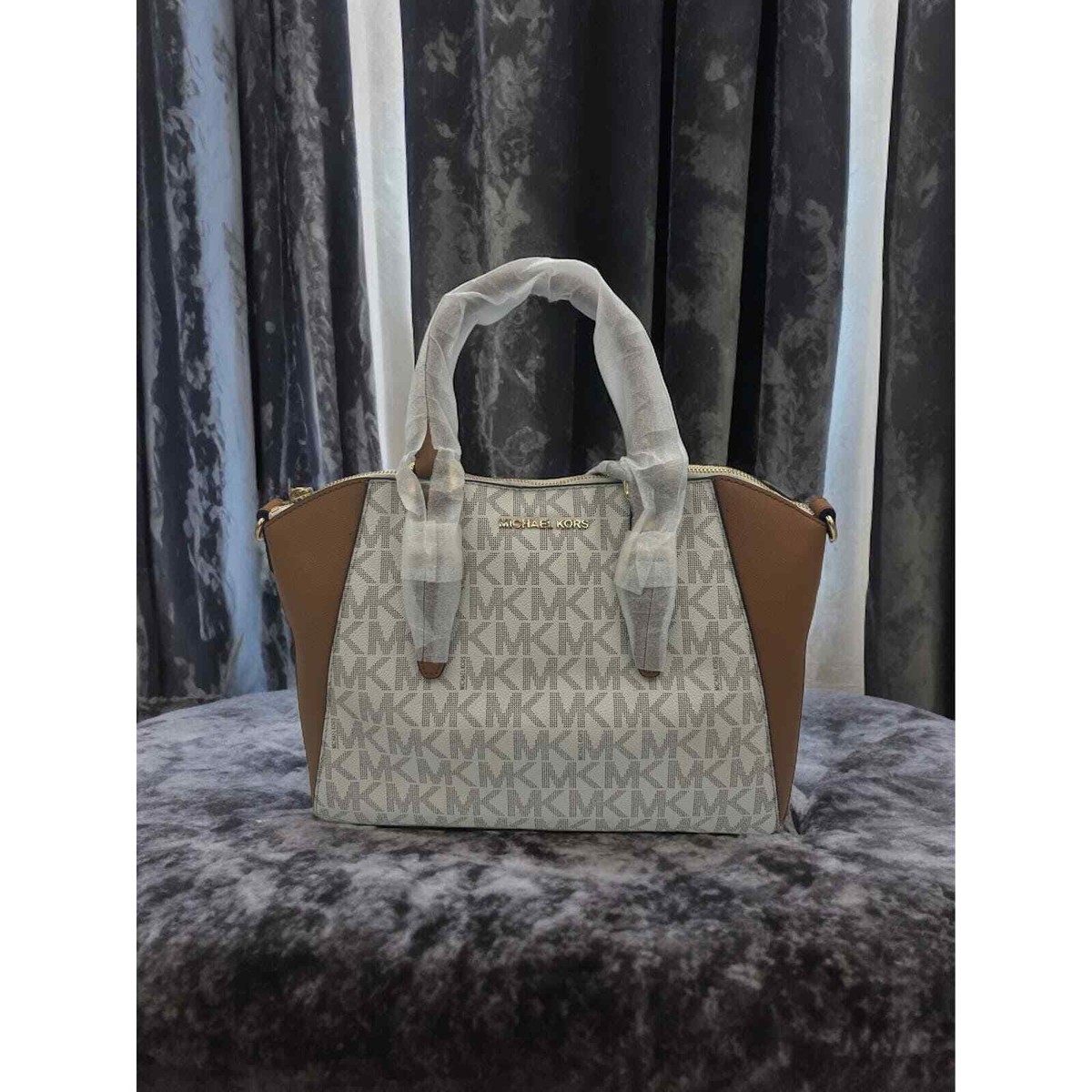 NWT - Michael Kors Ciara LG Tz Satchel Leather Vanilla | eBay