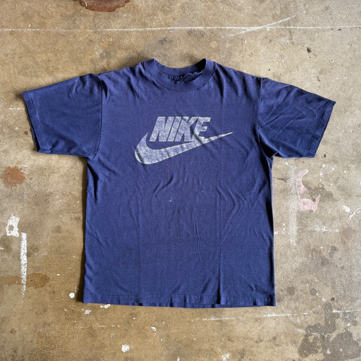 80s VINTAGE NIKE BLUE TAG NAVY T-SHIRT SZ M PAPER THIN DISTRESSED