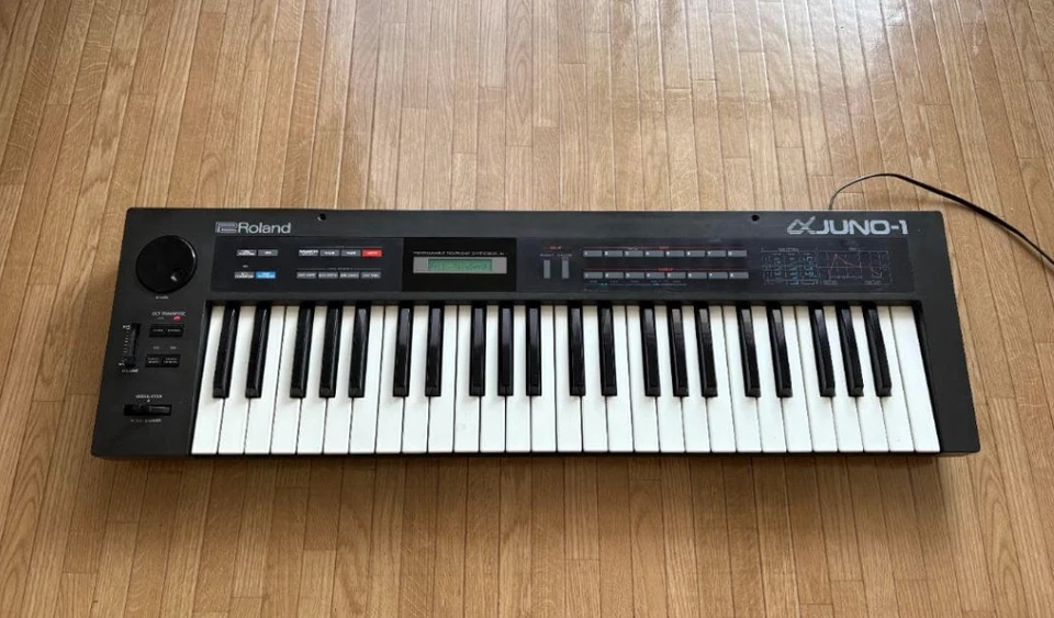 Roland JU-1 α JUNO-1 PROGRAMMABLE POLYPHONIC SYNTHESIZER 49-Key MIDI AC100V - Image 3 of 4