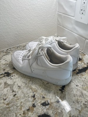 NIKE Air Force 1 07 White Sneakers 9.5 Women s Low Versatile Style