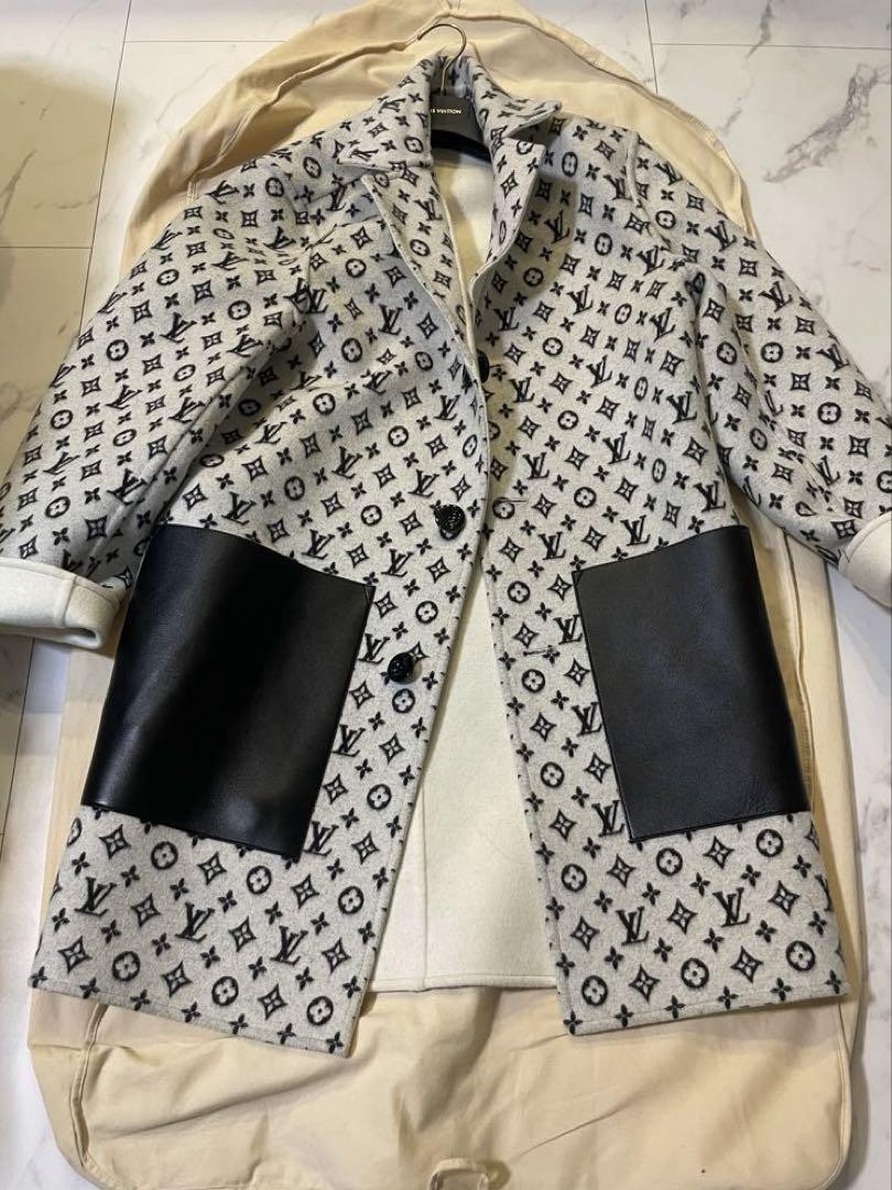 Louis Vuitton Reversible Coat White & Black 34" Used image 8