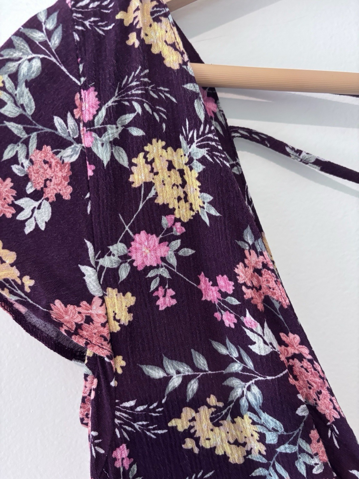 American Eagle Outfitters Burgundy Floral Print V-Neck Mini Sundress Size 4