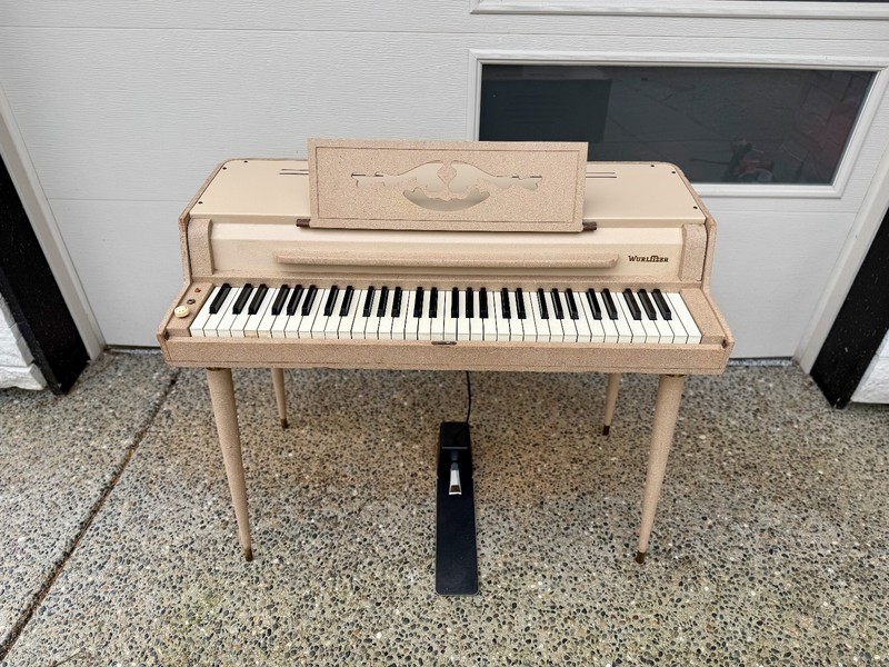 Vintage 1960 Wurlitzer model 120 Electric piano - Worldwide Shipping!