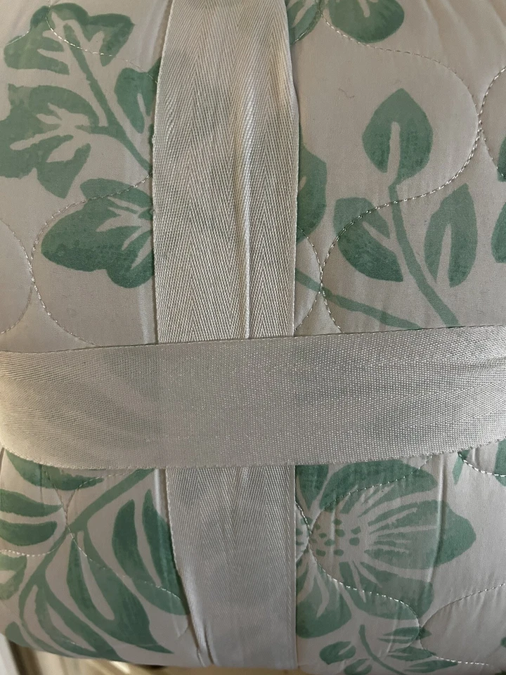 Набор лоскутных одеял Martha Stewart Frond Green с цветочным рисунком из 3 предметов полный/королевский размер - Изображение 3 из 3