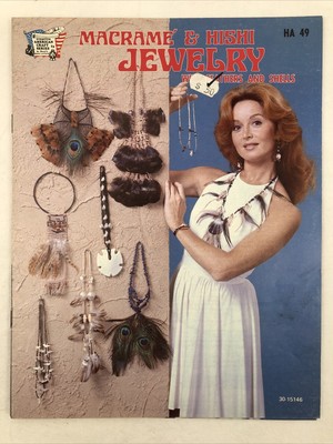 Vintage 1976 Guide to Macrame & Hishi Jewlery with Feathers & Shells 30-15146