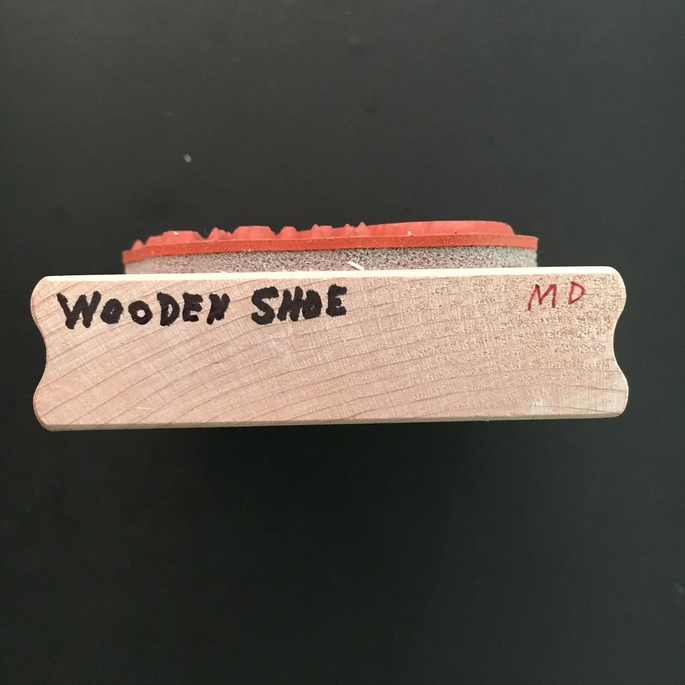 ZAPATO DE MADERA CON NIÑOS DURMIENDO ESTRELLAS DE LUNA Stampington & Co Sello de goma de madera Foto 4 de 4