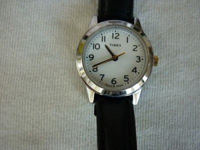 TIMEX INDIGLO QUARTZ WATCH WOMENS EZ READ WHITE DIAL SILVER TONE NEW BATTERY