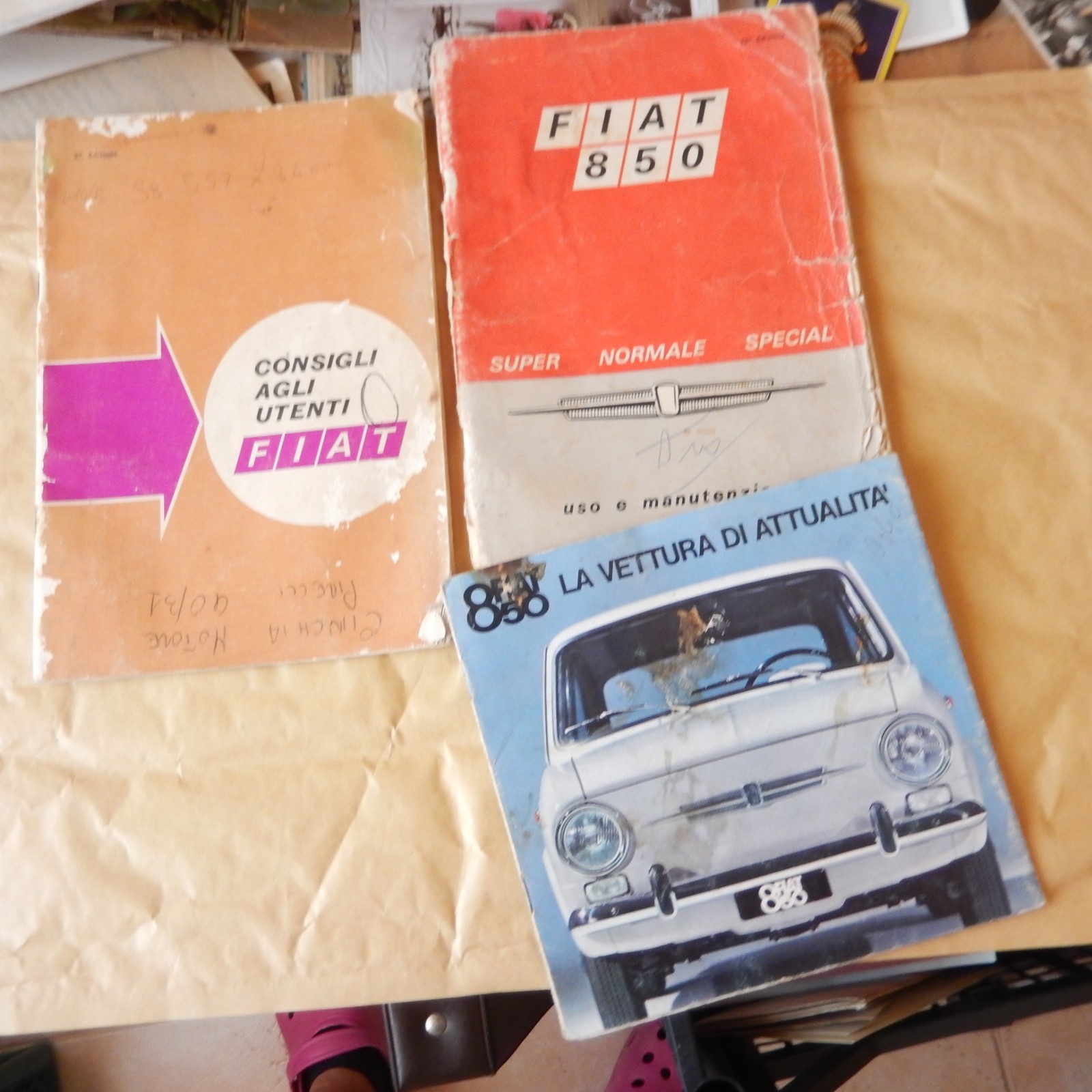 lotto 3 manuali FIAT 850 , vintage,originali,buono stato.