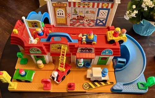 Vintage 1986 Little People Play Family Main Street #2500 Complete + Extras