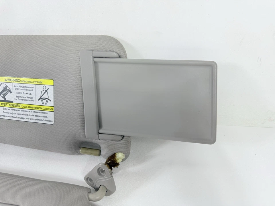 Juego de parasoles grises para conductor y pasajero Nissan Titan 2004-2015 OEM Foto 2 de 4