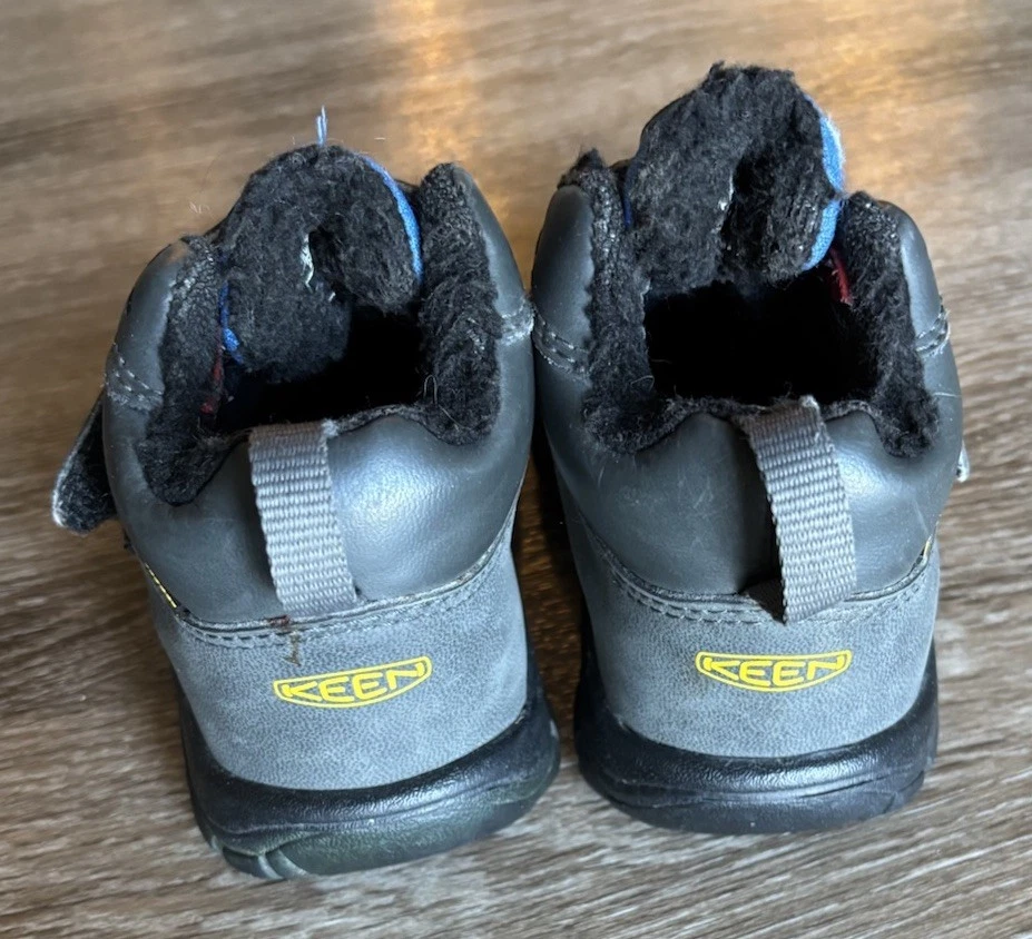 Keen Kootenay II Niños Talla 9 Botas de Nieve Gris Azul Impermeable Sin Cordones Botas de Invierno Foto 2 de 4