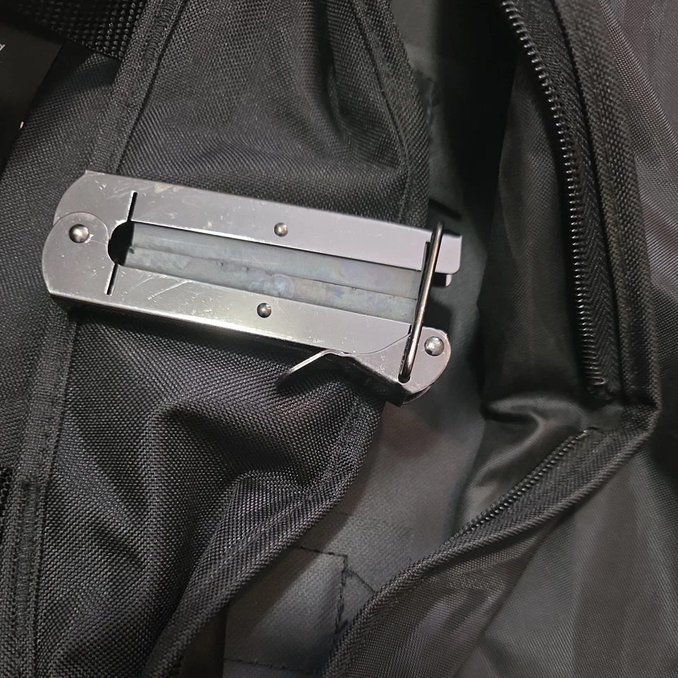 Дорожная сумка для одежды WallyBags 52 дюйма Deluxe с двумя карманами, 859 черная б/у в отличном состоянии - Изображение 3 из 4