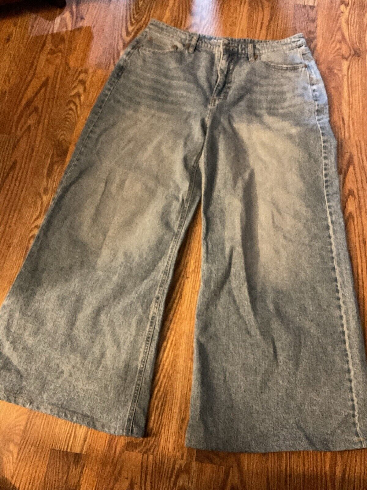 Picture 1 of 3