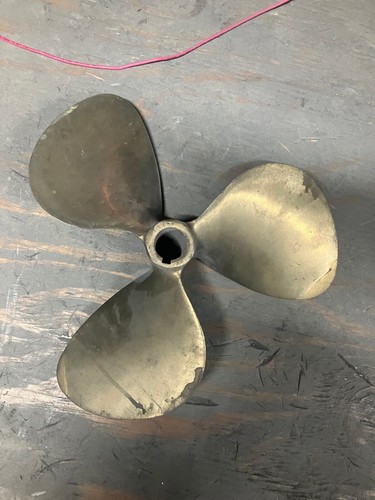TB#210 15 x 12 RH 3BL Bronze Federal Propeller W/ 1.25" Bore - Picture 4 of 4