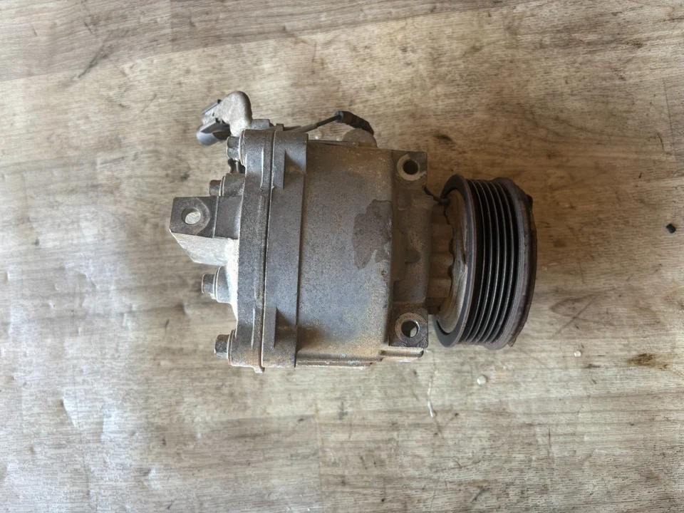 MITSUBISHI OUTLANDER OEM 14-15 NAVIGATION RADIO STEREO HEADUNIT SCREEN MONITOR - Image 3 of 4