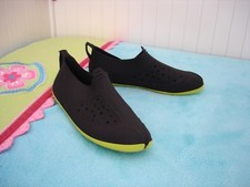 TRIBORD Kinder Badeschuhe Strand Schuhe Mädchen Jungs Gr. 34 35 schwarz grün TOP