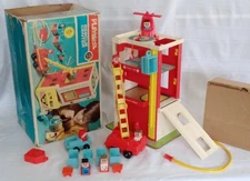 Playskool Vintage Rescue Center with Box COMPLETE  -  FPB027