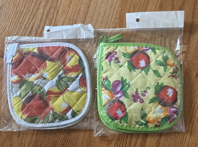 2 Sets of 2 Unopened Fruit Potholders Hot Pads Apple Pear Retro Kitchen Green