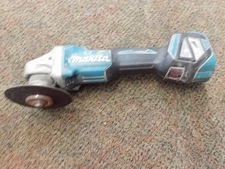 Makita XAG16 18V 4-1/2”/ 5" Cut-Off/Angle Grinder