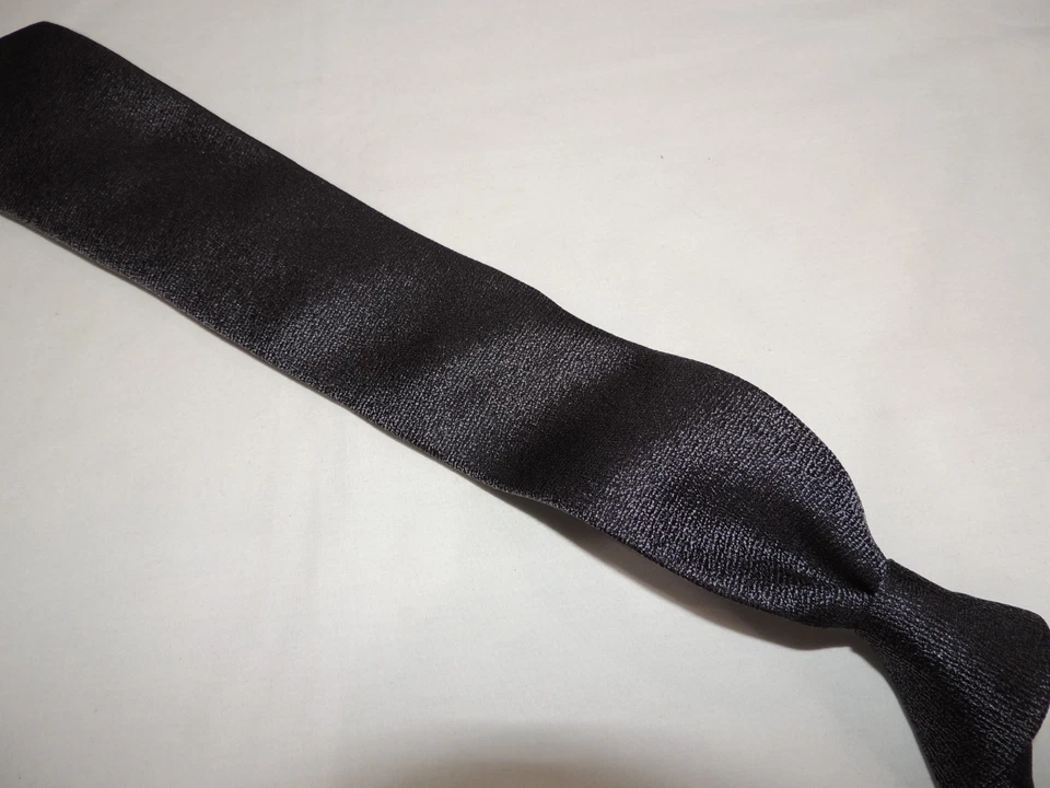 NWOT John Varvatos USA Men's Solid Gray made In Italy Necktie 59X3 NEW! - Image 3 of 4