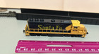 N Scale Life-Like GP-40 Locomotive. RUNS, See Video. 7788 SANTA FE with Case. — photo 2