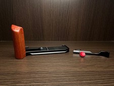 Quick release plate for X-M5 thumb grip with shutter button