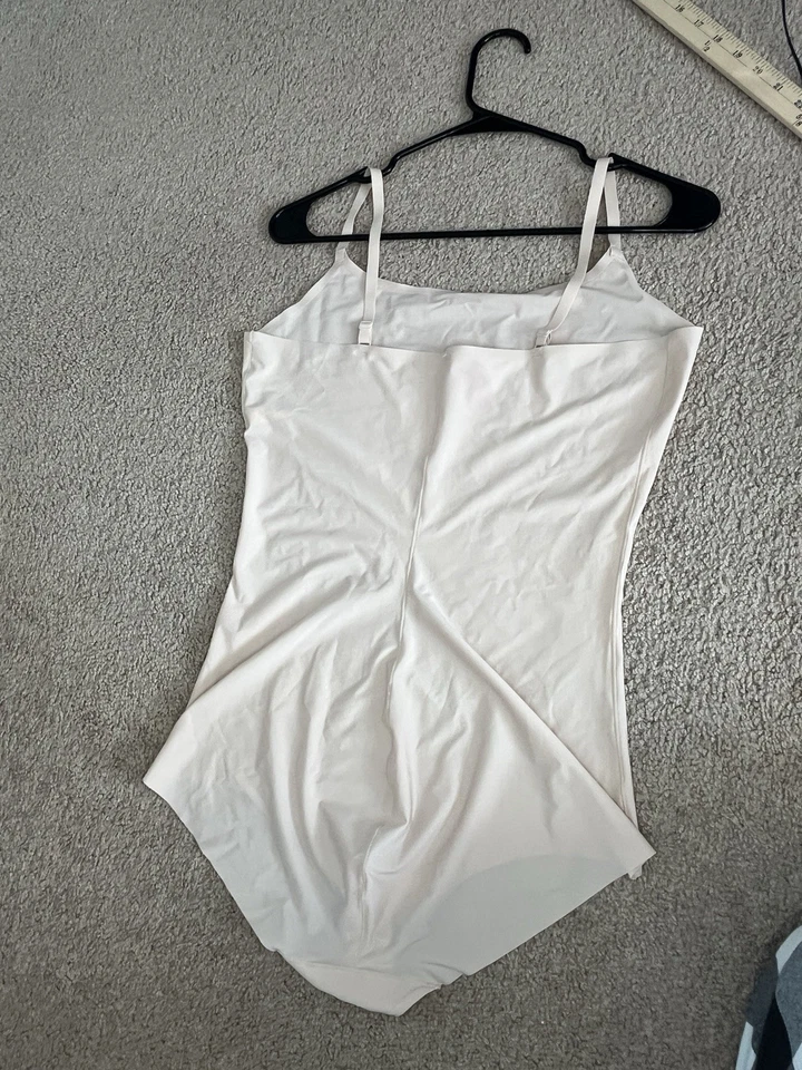 Body feminino SPANX by Sara Blakely nude alça ajustável LG Shapewear Snap - Imagem 4 de 4