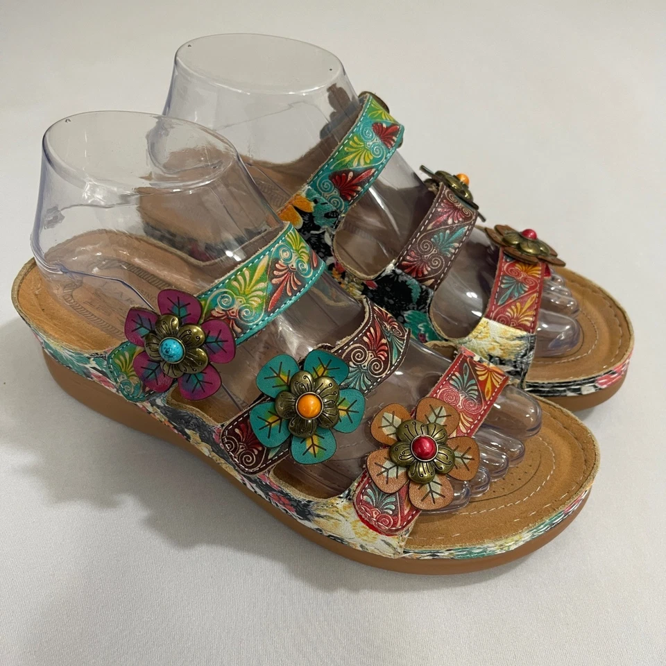 L'Artiste Spring Step Dansaye Sandals Floral Embossed Leather Wedge 39 - Image 2 of 4