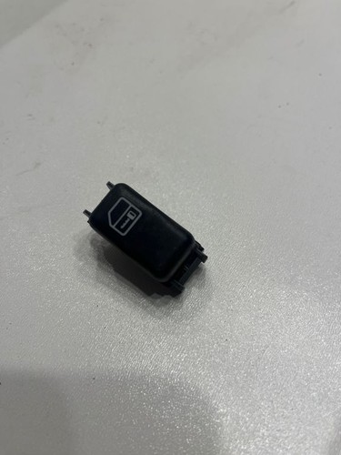 Mercedes-Benz C W202 1993 Schalter Zentralverriegelung 2028203910