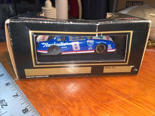 STERLING MARLIN #8 RAYBESTOS 1:43 SCALE 1993 FORD THUNDERBIRD NASCAR DIE-CAST - Picture 5 of 6