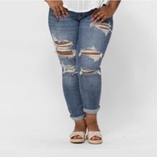 NEW with tags PLUS SIZE 20W Judy Blue Plus Mid-Rise Boyfriend Destroyed Jeans
