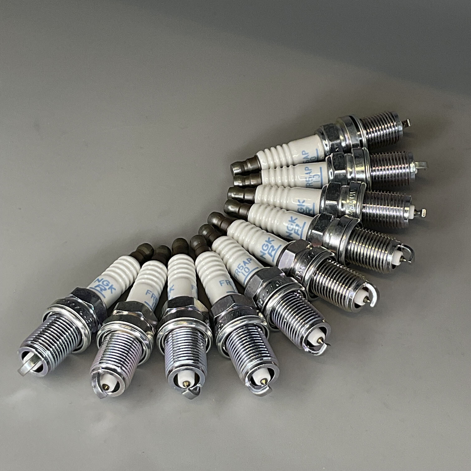 NGK Platinum Spark Plug 10PCS For Toyota Matrix Subaru Outback Rolls-Royce