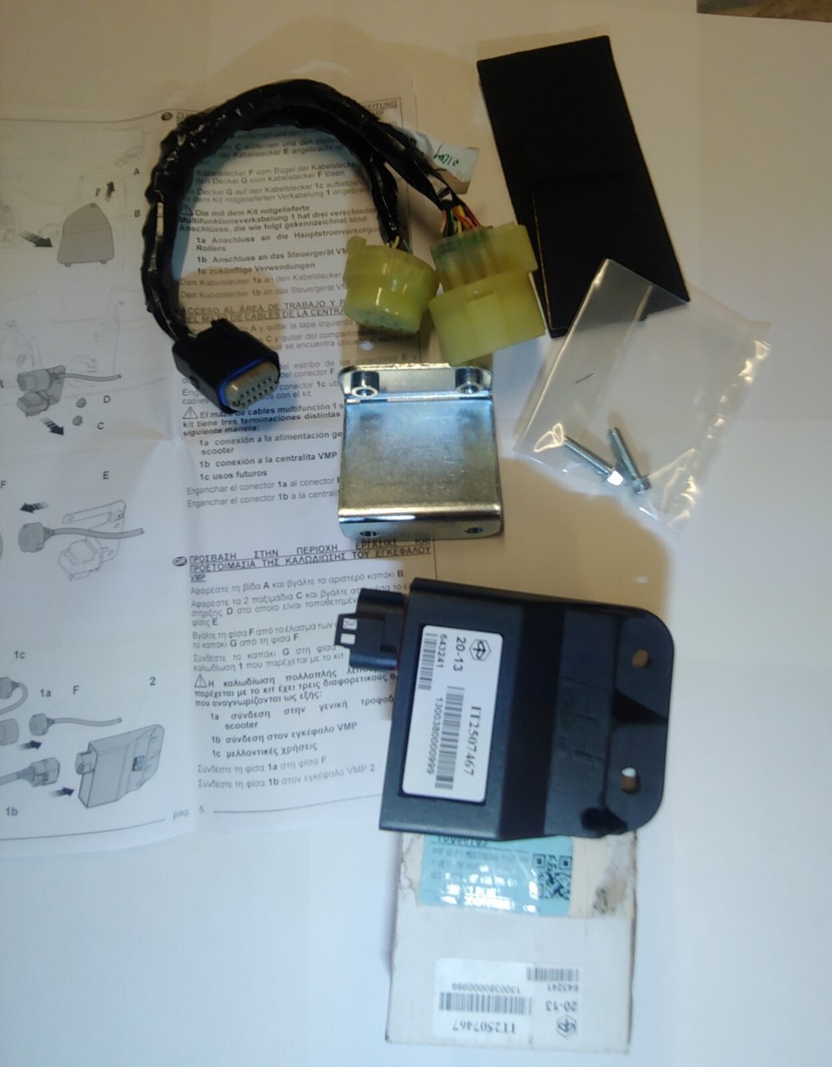 Piaggio genuine Vespa gts super 946 3V 125 300 multimedia ecu pn