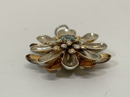 Vintage Louis Stern L.S. Co. ~ 10K GF & Sterling with Rhinestone Flower Pendant - Picture 5 of 8