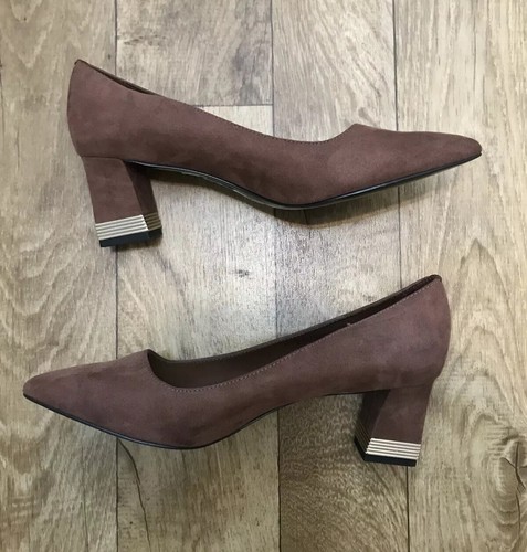 midi heel court shoes
