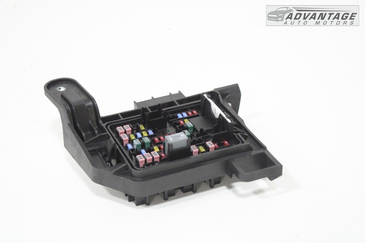 2021-2023 CHEVROLET SUBURBAN ENGINE FUSE RELAY JUNCTION