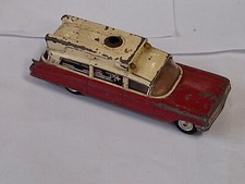Corgi Toys: Superior Ambulance on Cadillac Chassis rot/weiss, mit Fehlteilen