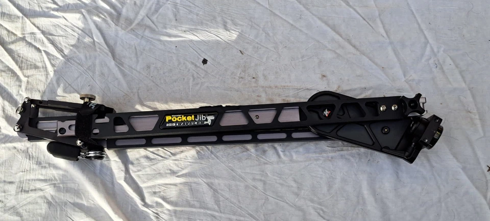 Grúa Kessler Pocket Plum Traveler con estuche de transporte suave Foto 3 de 4