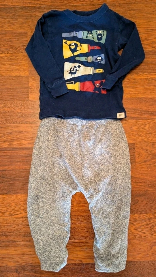 Conjunto Monstruo Baby Gap 12 - 18 Meses, Camisa Manga Larga y Pantalones Foto 2 de 4