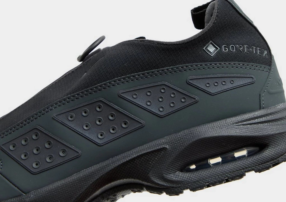 Nike Air Max SNDR GORE-TEX Shoes in Black | eBay