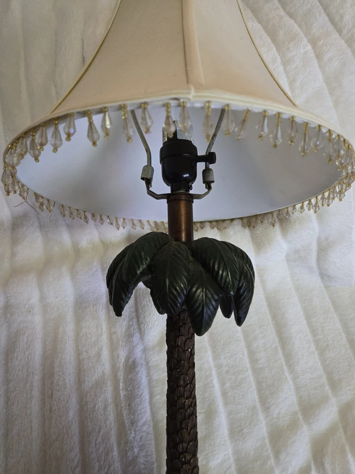 Tall Table Lamp/buffet Lamp With Palm Tree And 2 Elephants With Lampshade... - Image 3 of 4