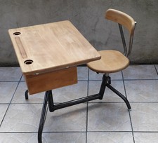 Ancien bureau d'écolier. Pupitre métal et bois - Vintage-Jean Prouvé? Année 50?