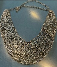 NECKLACE SILVER METAL FILIGREE INTRICATE SHAPE OF COLLAR