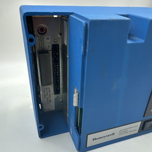 Honeywell BC7000L1000 Micro Computer Burner Control System. For Parts/Not tested - Picture 4 of 13