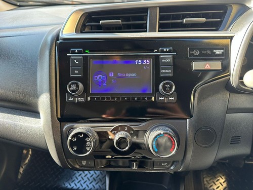 2019 Honda Jazz 1.3 i-VTEC S Euro 6 (s/s) 5dr HATCHBACK Petrol Manual - Picture 17 of 18