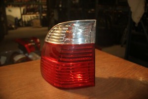 BMW 5ER (E39) 95-04 KOM. *RÜCKLICHT/HECKLEUCHTE* LINKS 06/2001 AUSSEN