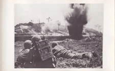Original WWII USMC Photo US MARINES BLOW UP JAPANESE CAVE on OKINAWA 1528b