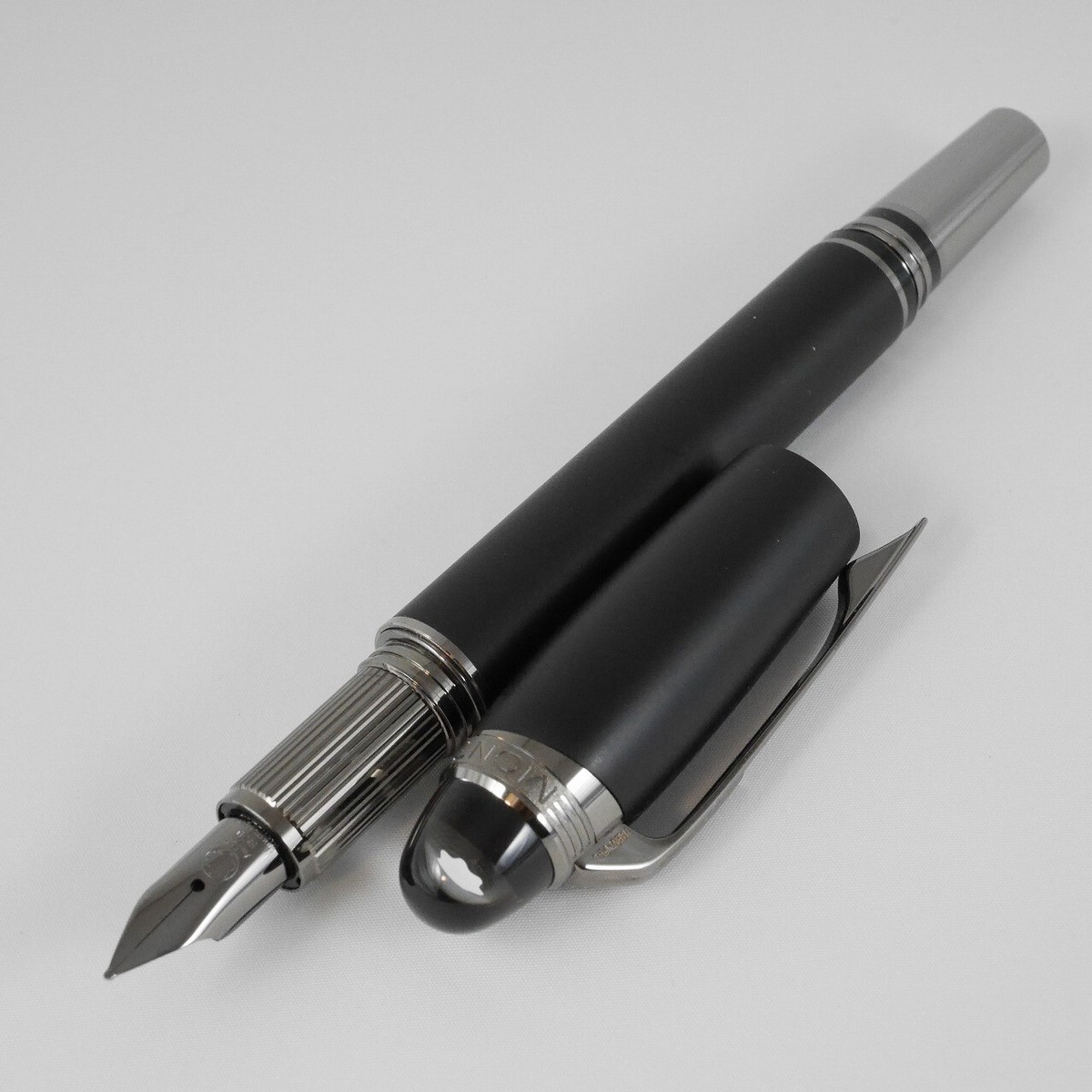 Montblanc Starwalker Ultra Black Precious Resin Fountain Pen F