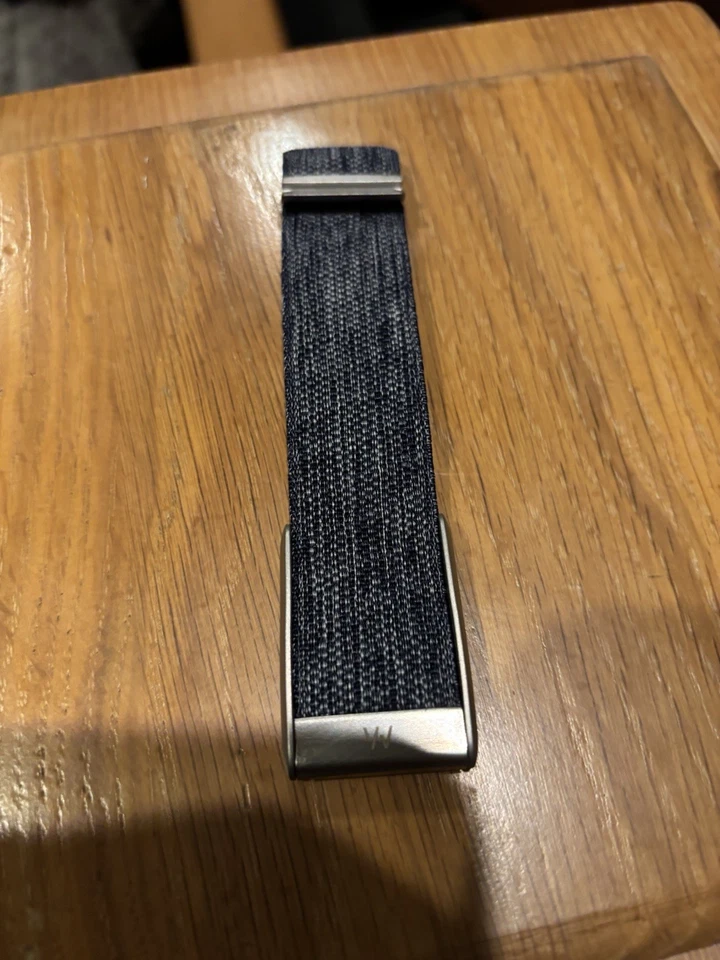 Nueva banda Whoop mg/5.0 (con logo) color azul (jean) con ribete/cierre/eslabón plateado Foto 4 de 4