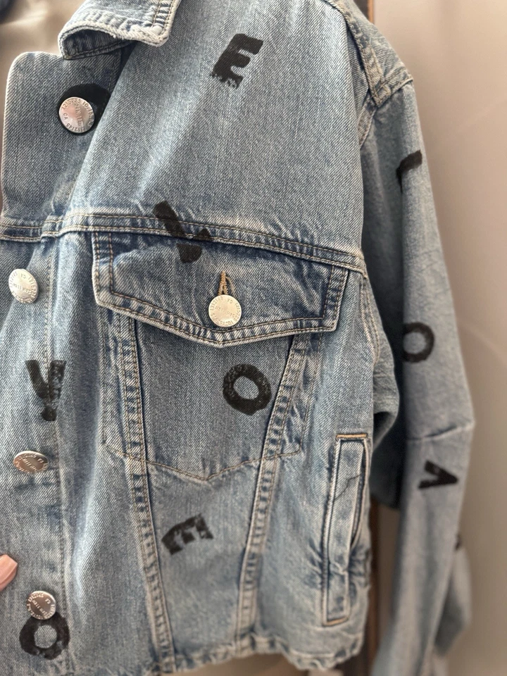 Chaqueta vaquera actual Elliott bebé camionero recortada talla 0 (talla 2 de EE. UU.) precio de venta sugerido por el fabricante 328 USD Foto 3 de 4